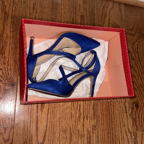 Slightly used Blue Kelly & Katie Heels. Box included. - Picture 4 of 4